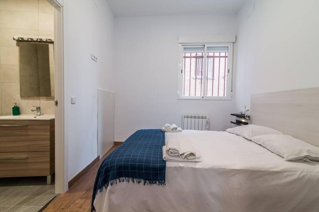 #15Pin-1 Apartamento De Un Dormitorio En Tetuan Мадрид Екстериор снимка